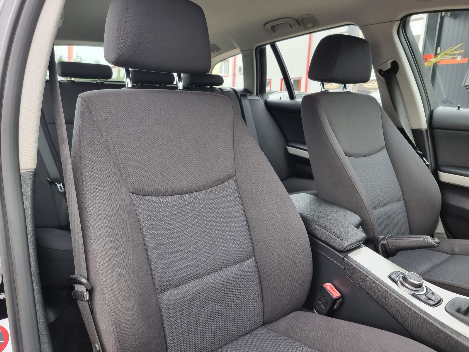 BMW SERIA 3, 2.0 DIESEL, 143 CP, AN 2012, EURO 5        RATE-LIVRARE-GARANTIE