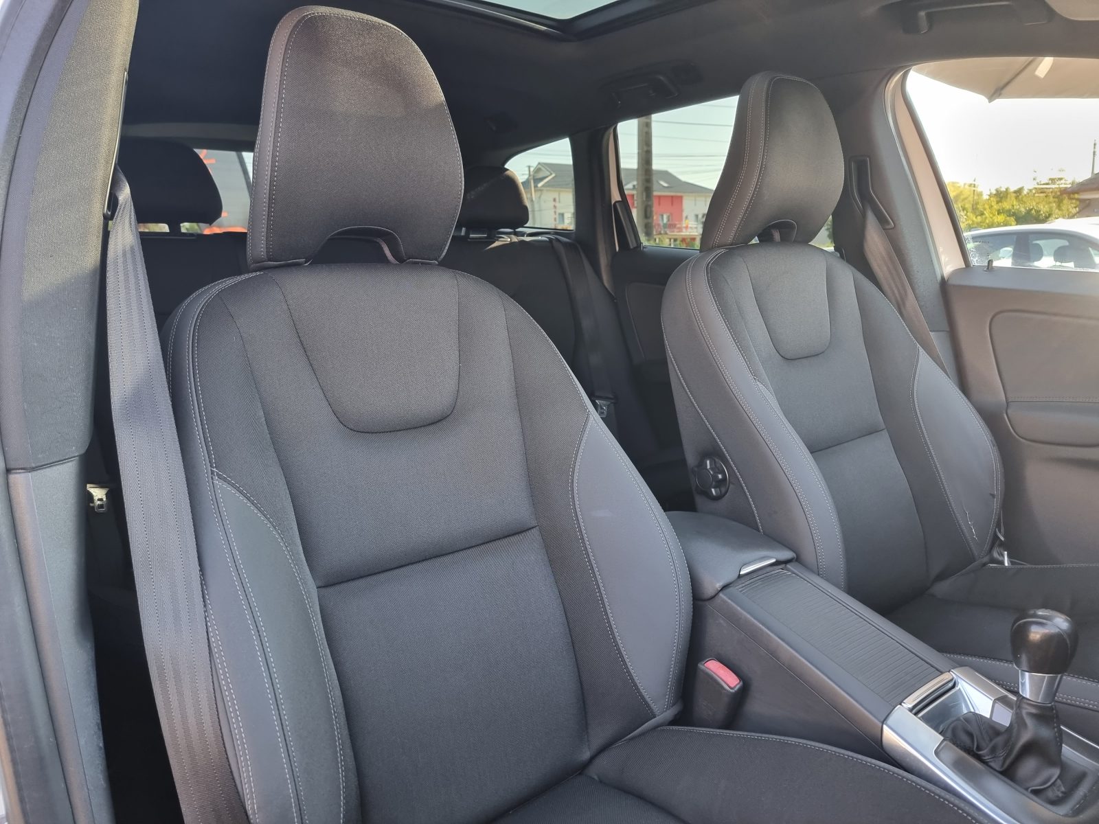 VOLVO XC60 4X4, 2.4 DIESEL, 163 CP, AN 2013, EURO 5        RATE-LIVRARE-GARANTIE