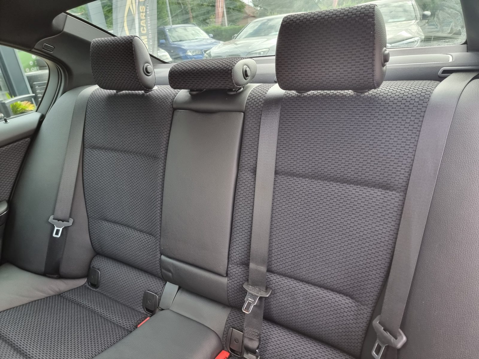 BMW SERIA 3, 2.0 DIESEL, 143 CP, AN 2010, EURO 5         REVIZIE EFECTUATA ( DISTRIBUTIE + ULEI + FILTRE )      RATE-LIVRARE-GARANTIE