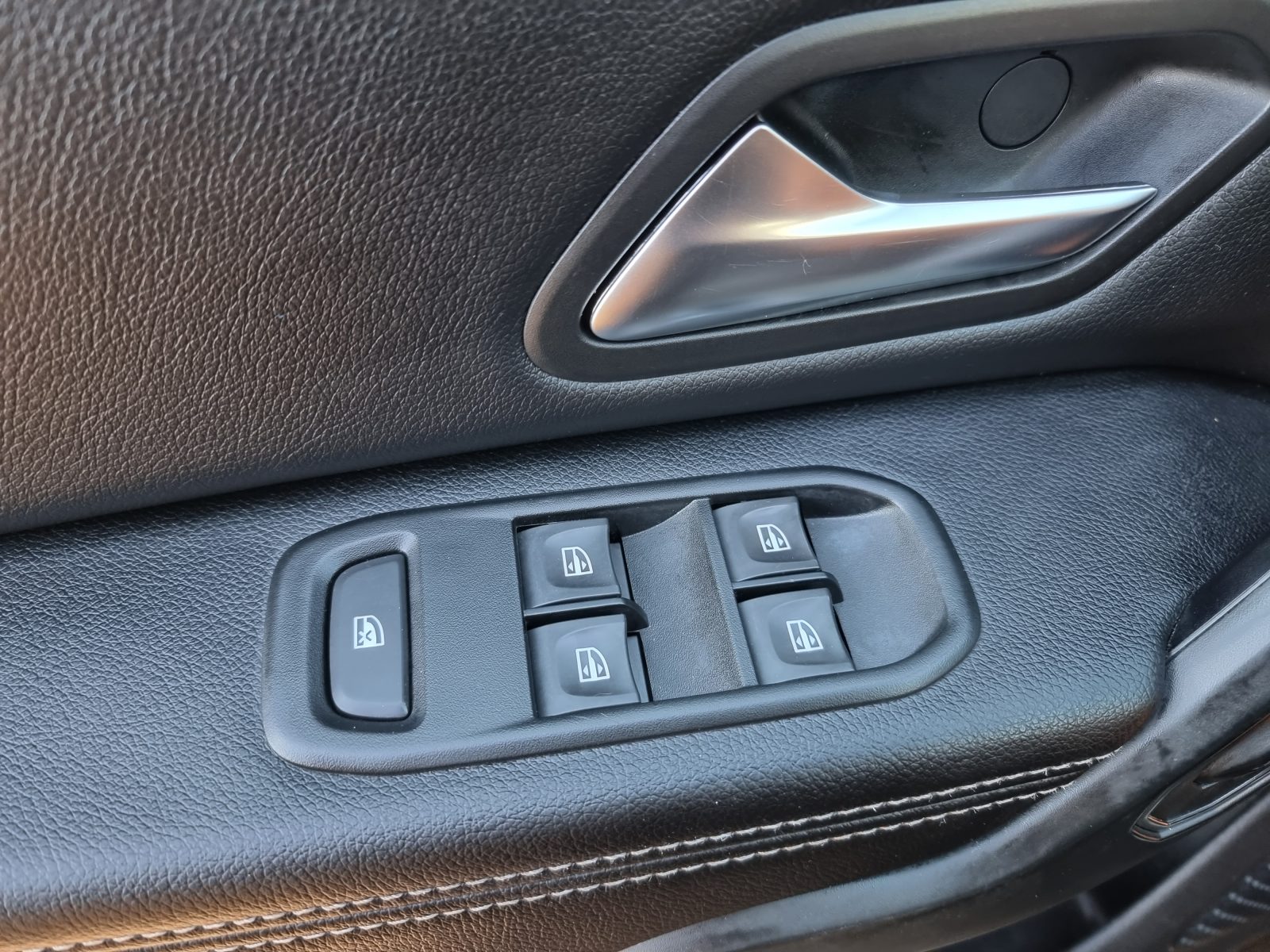 DACIA DUSTER 4X4, 1.6 BENZINA, 114 CP, AN 12/2018, EURO 6       RATE-LIVRARE-GARANTIE