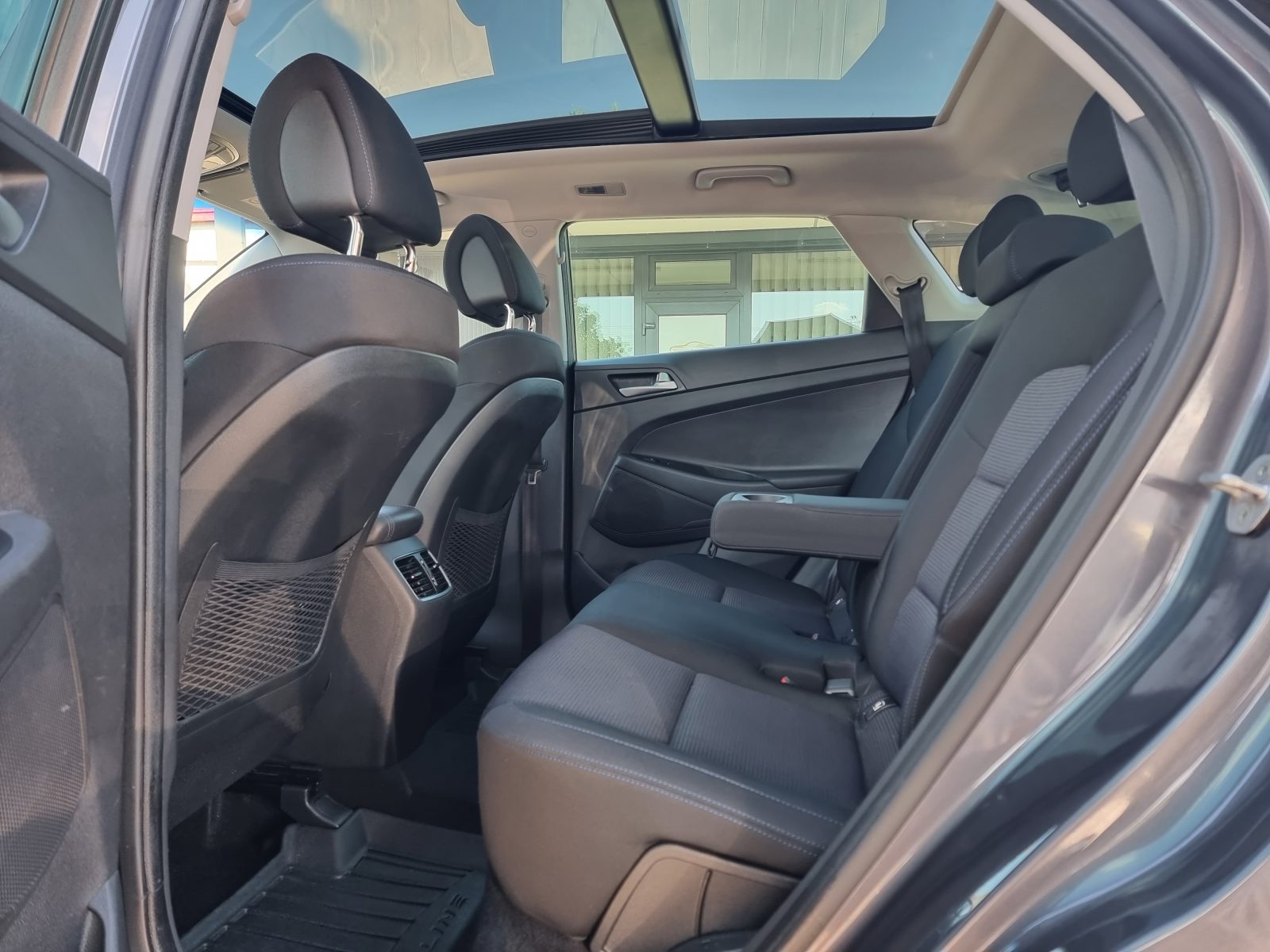 HYUNDAI TUCSON 4X4, 2.0 DIESEL, 185 CP, AN 2016, EURO 6        RATE-LIVRARE-GARANTIE
